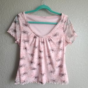 Soft pink floral patter stretchy layered top w/sheer sleeves, medium?, Editions